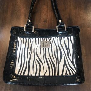 Purse-(Excellent condition) NEVER USED